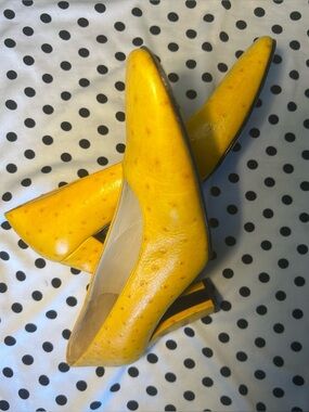 Charles Jourdan Bright Yellow Leather Pointed-Toe Pumps
